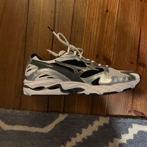 Mizuno Wave Rider 10